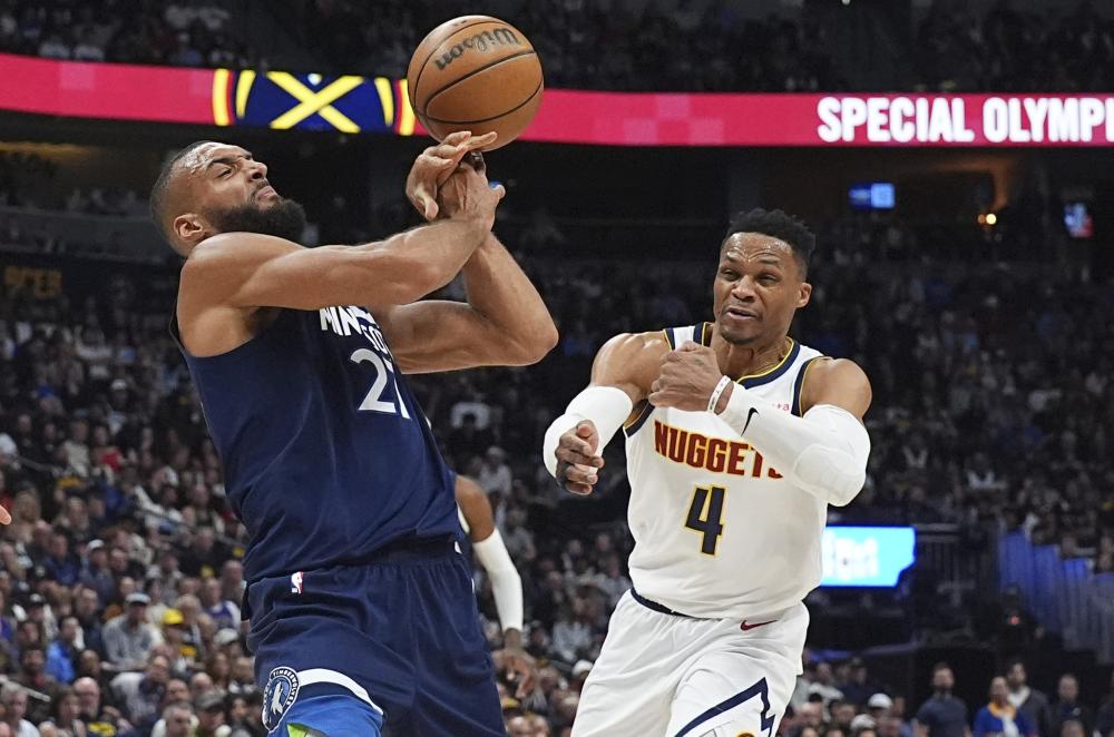 体也对他展 体也对他展