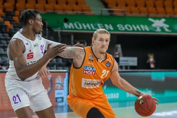 对于缺席第 对于缺席第