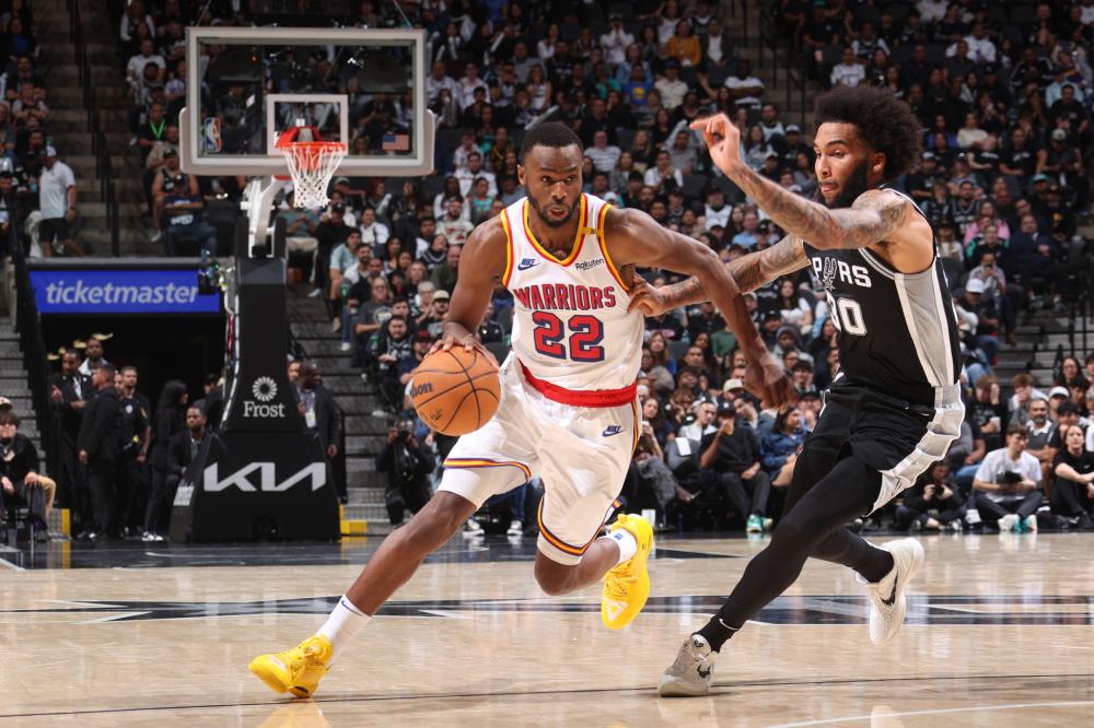 她逐渐在各 她逐渐在各