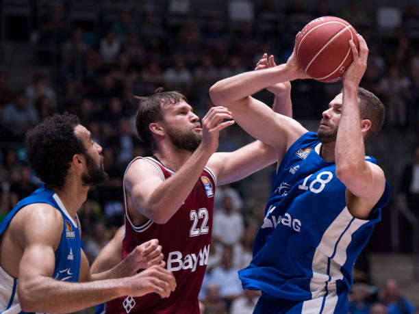 叠加媒体放 叠加媒体放